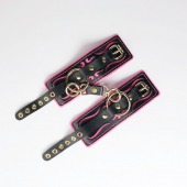 Черные кожаные наручники с розовой строчкой - Crazy Handmade - купить с доставкой в Хабаровске
