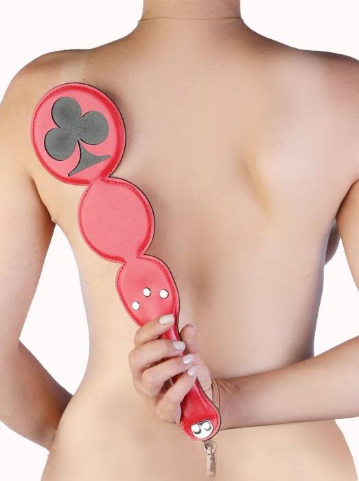 Шлёпалка  Трефы  с анальным плагом - LOVETOY (А-Полимер) - купить с доставкой в Хабаровске