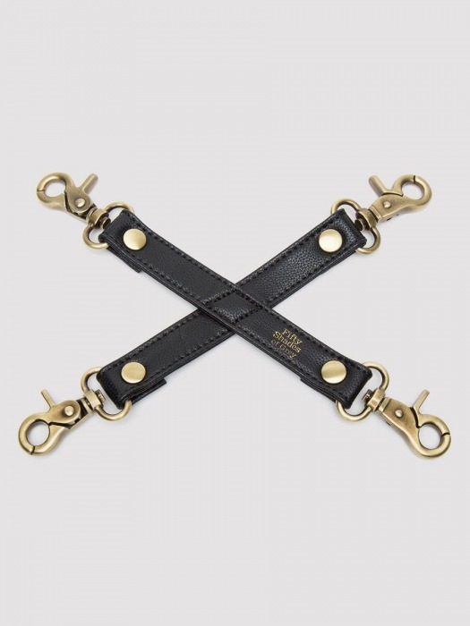 Черный фиксатор для манжет Bound to You Faux Leather Hogtie - Fifty Shades of Grey - купить с доставкой в Хабаровске