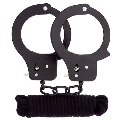 Чёрные наручники из листового металла в комплекте с веревкой BONDX METAL CUFFS LOVE ROPE SET - Dream Toys - купить с доставкой в Хабаровске