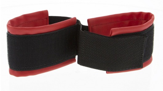 Полиуретановые манжеты для фиксации рук вместе Bound Together Wrist Restraints - Blush Novelties - купить с доставкой в Хабаровске